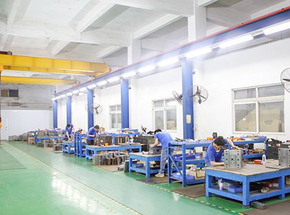 Montaż formy Montaż formy