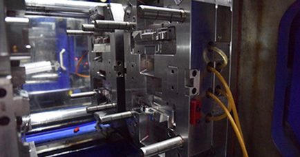 Formowanie wtryskowe dwustrzałowe